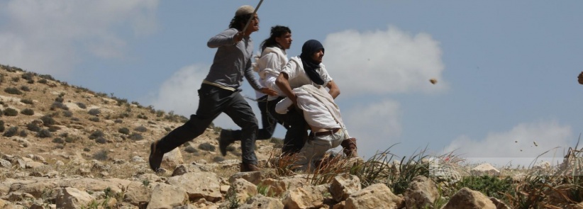 إصابتان باعتداء مستعمرين واعتقال 7 مواطنين في مسافر يطا