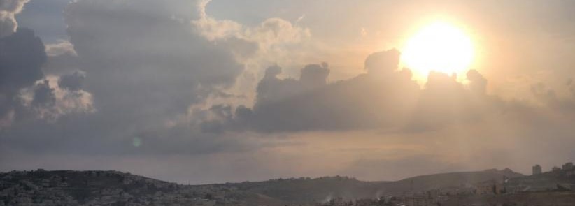 حالة الطقس: أجواء مغبرة وارتفاع ملموس آخر على درجات الحرارة