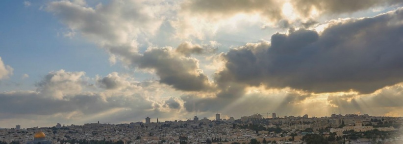 الطقس: ارتفاع على درجات الحرارة وأمطار متفرقة فوق معظم المناطق