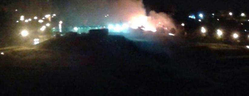 اشتعال النيران في أحراش معسكر للجيش ومحطة وقود في العيسوية