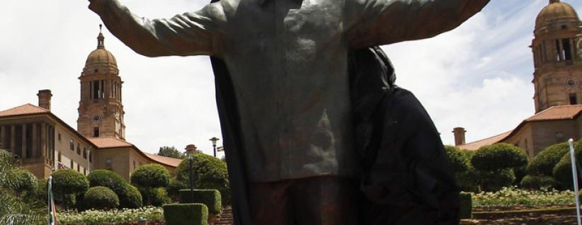 بالصور: أضخم تمثال لمانديلا