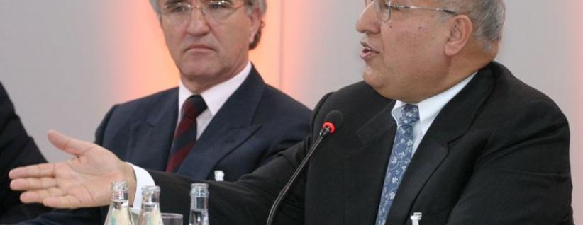 شعث يلقي محاضرة في جامعة تل أبيب