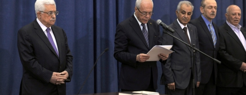 بالاسماء : حكومة التوافق تؤدي اليمين امام الرئيس في رام الله