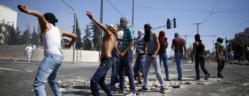 مواجهات واصابات في القدس والاحتلال يعزز قواته