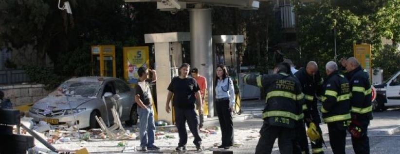 اصابة 3 اسرائيليين اثر انفجار في محطة للوقود في القدس