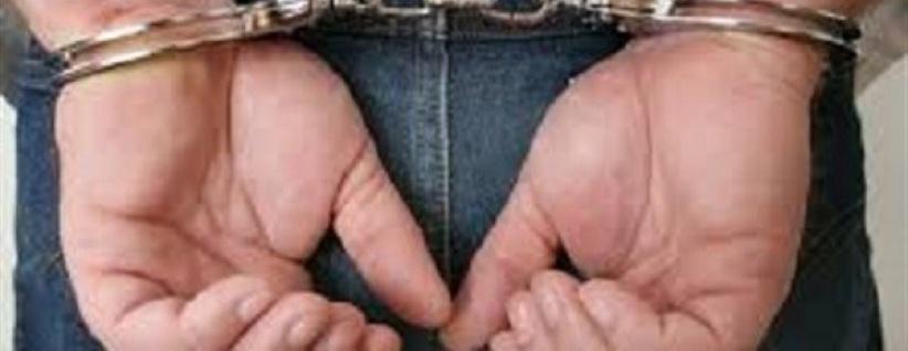 القبض على شخص انتحل شخصية مواطنة وشهر بها عبر (الفيسبوك) بالخليل