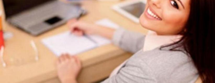 النساء يعملن برواتب عالية ورجالهن بالمنزل لرعاية الأطفال