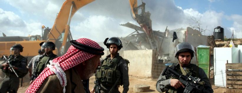 إخطار بهدم منزل في يطا