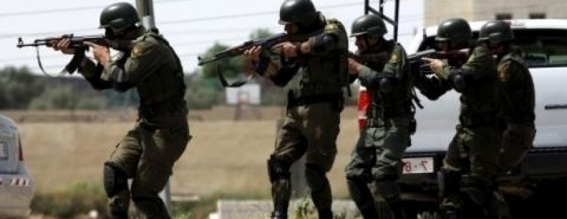 القبض على عصابة مسلحة مختصة بعمليات سطو في الضفة