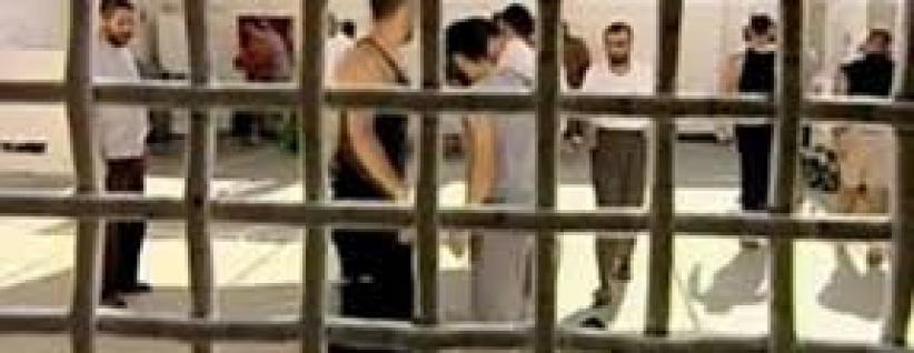 محاكم الاحتلال تمدد اعتقال 53 أسيرًا