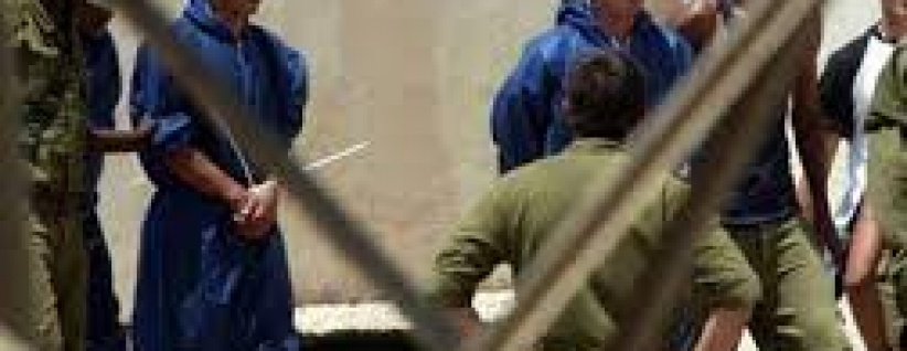 سلطات الاحتلال تجدد الاعتقال الإداري لـ30 أسيرا