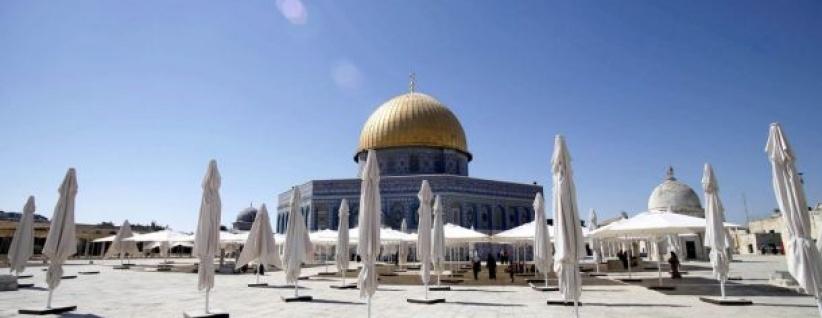 مبادرة نسائية لتنظيف ساحات المسجد الأقصى