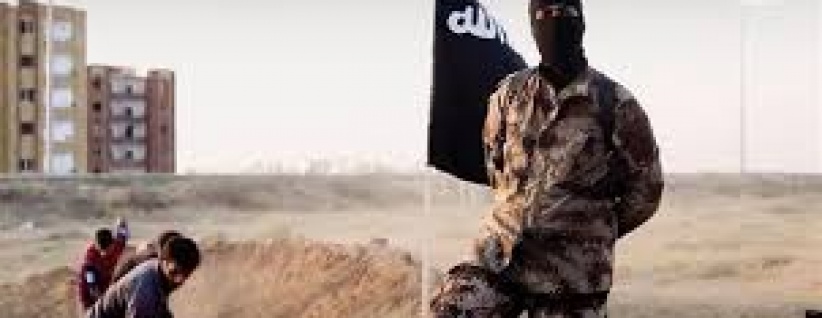 قتيل في هجوم شنه رجل يحمل علم 