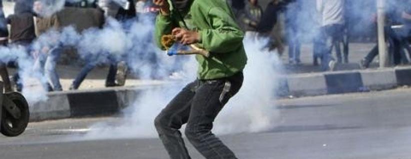 القدس: مواجهات عقب اعتقال شاب بحي كفر عقب