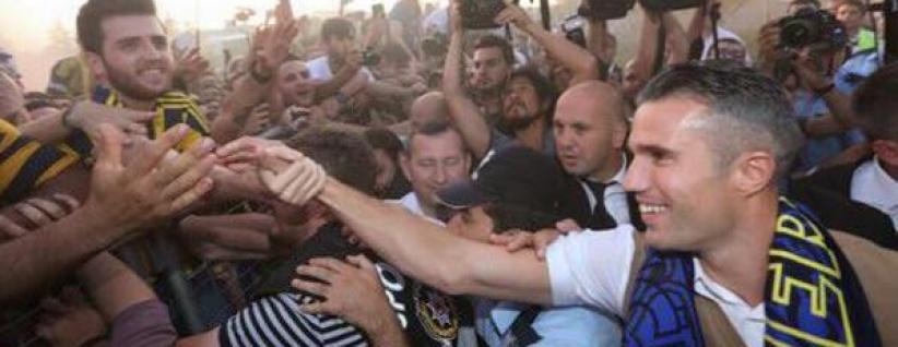 فان بيرسي: فان غال لم يكن عادلا معي