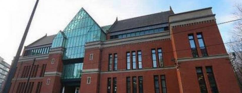 السجن لبريطاني اجبر ابنته على الزواج في عيد ميلادها الـ 14