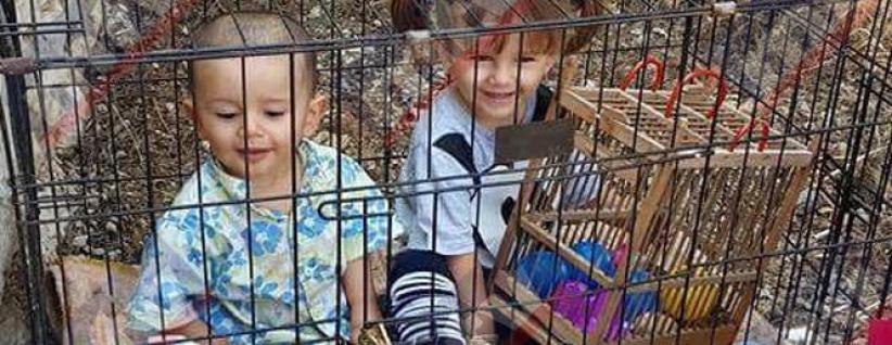 ام سوريا تعيش في لبنان تسجن طفليها في قفص: القصّة الكاملة بالصور...