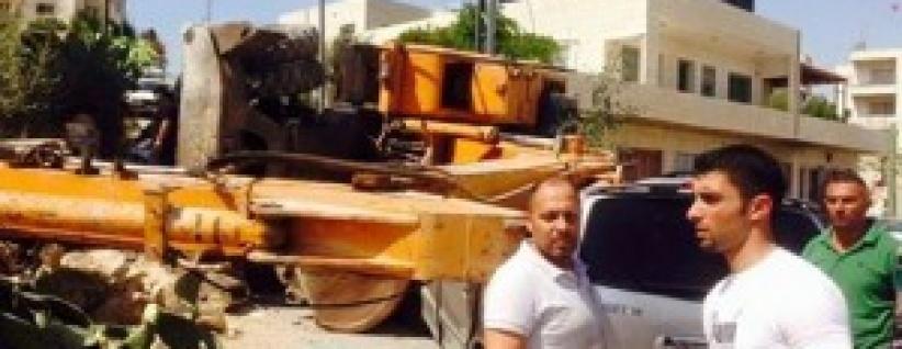 بالصور| انقلاب جرافة ببيت ساحور