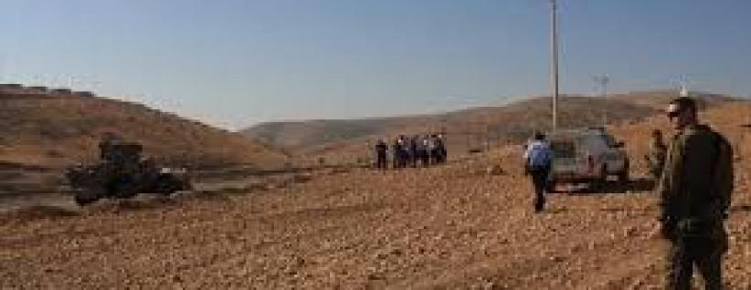 الاحتلال يجرف أراضٍ ويخطر بهدم منزل وبئر مياه في الخليل