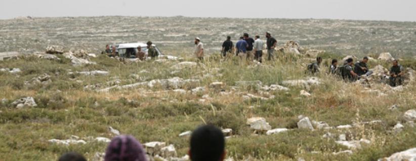 قوات الاحتلال تغلق الطريق في خلة النحلة جنوب بيت لحم