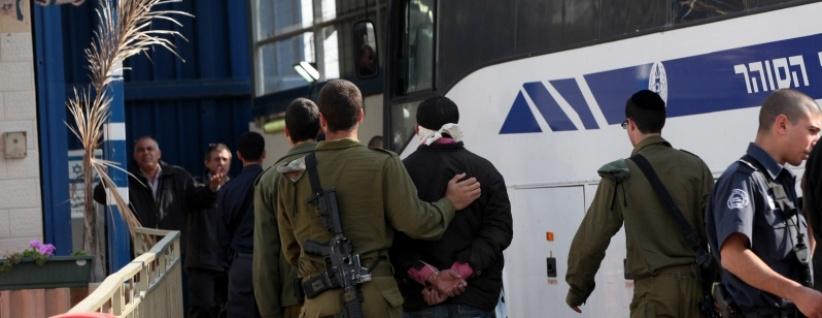 الاحتلال يماطل بالسماح بزيارة أسرى مضربين ومعزولين