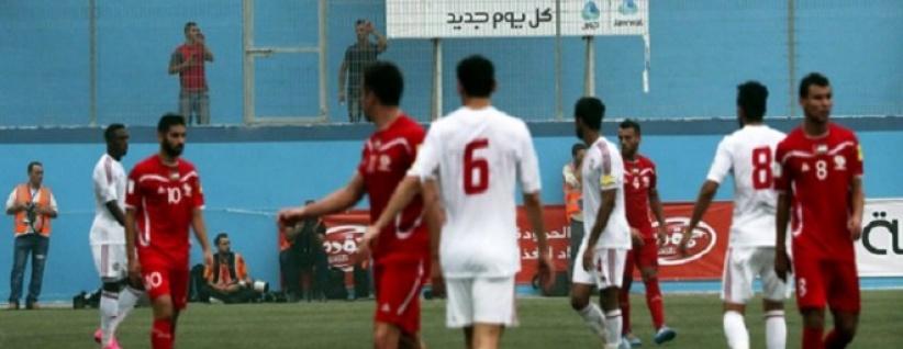 تقرير: لاعبون في منتخب الإمارات دخنوا الأرجيلة قبل مباراة فلسطين