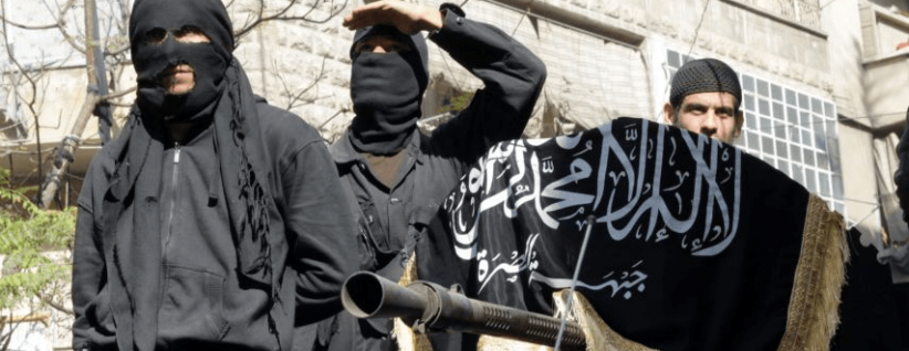 معارضون سوريون دربتهم أمريكا يسلمون أنفسهم لـ