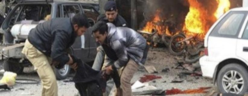 مقتل وإصابة 29 شخصا جراء تفجير انتحاري استهدف سيارة شرطة في باكستان