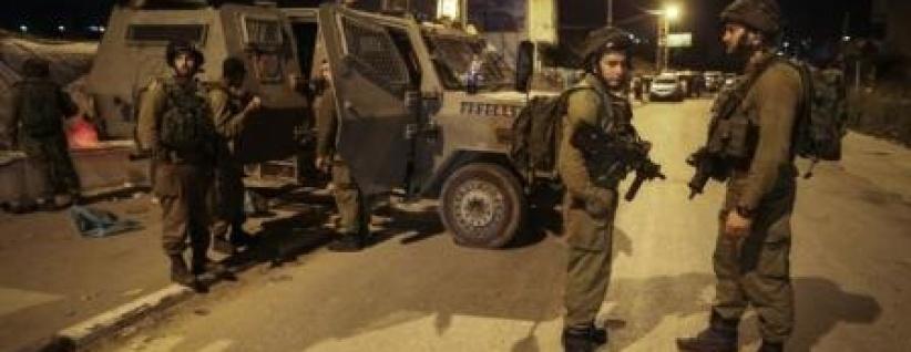 الاعلام العبري : سيارة فلسطينية حاولت دهس مجموعة من جنود الاحتلال قرب “حلميش”