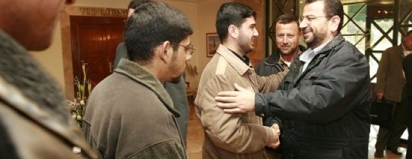 وفد حماس يصل طهران لبحث العلاقات الثنائية