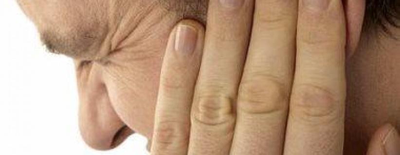 بتسمع صوت صفير أو 