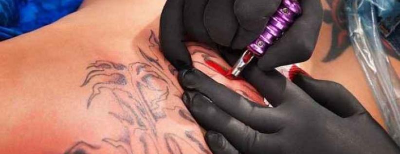 هذا ما يفعله 'التاتو' بالجسم بعد ١٥ عامًا