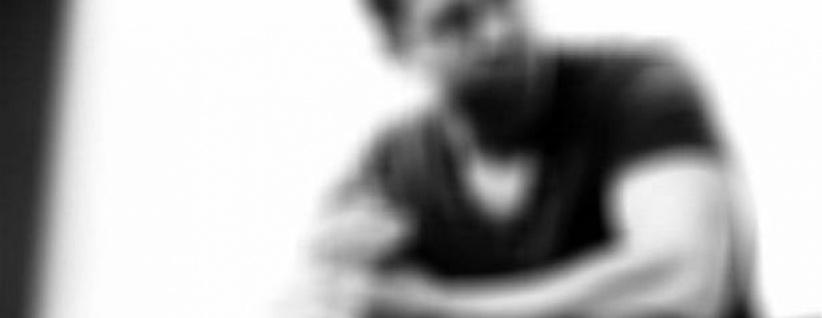 ممثل شهير في المستشفى بعد تعرّضه لحادثٍ مروّع على دراجته النارية