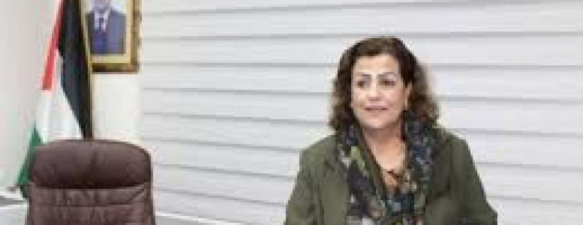 الاحتلال يمنع عضو المجلس الثوري لفتح سلوى هديب من زيارة قطاع غزة