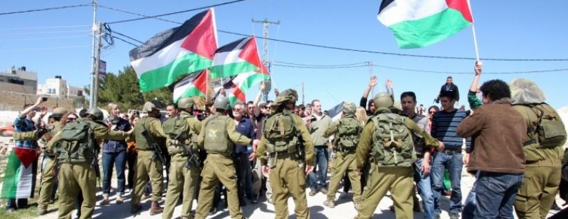 الاحتلال يقمع مسيرة 