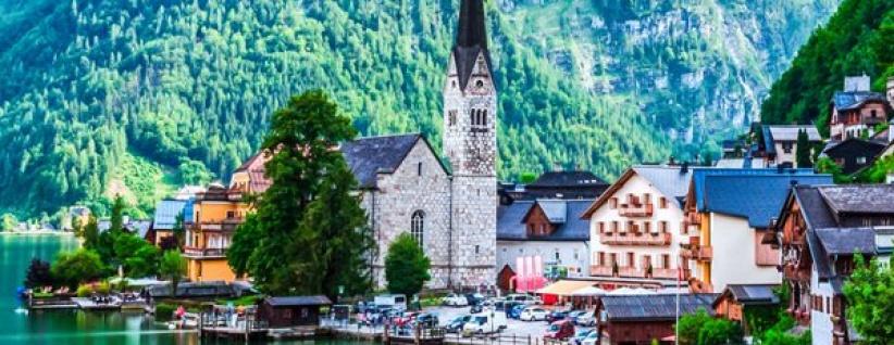 بالصور.. بحيرة هالشتاتر سي جنة الله على الأرض