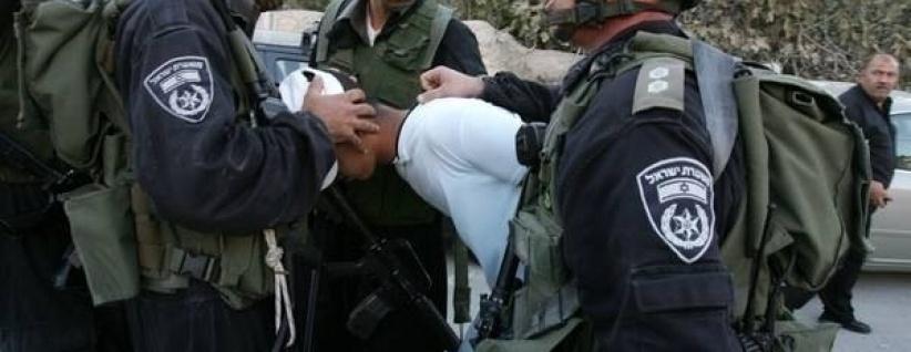 قوات الاحتلال تعتقل طفلا من الخليل وعاملا من مخيم قلنديا