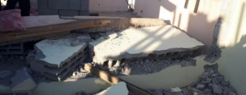 اصابتان وبحث عن عالقين في انهيار جدار قرب الرملة