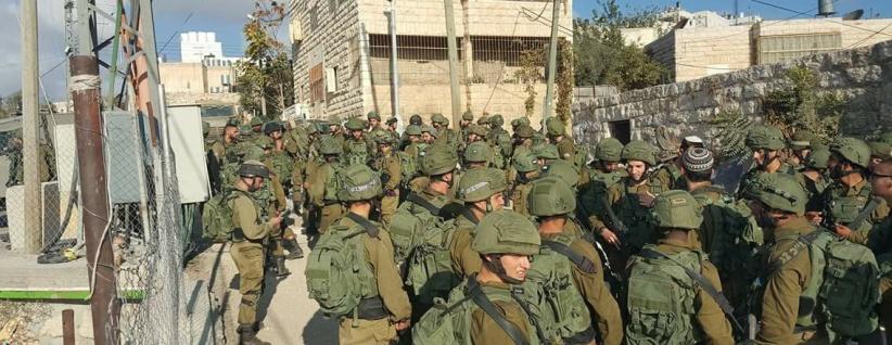 جنود الاحتلال يمنعون مدارس الخليل من احياء ذكرى عرفات