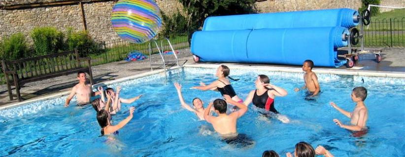 طبيب: مياه حمامات السباحة قد تؤدي إلى الوفاة