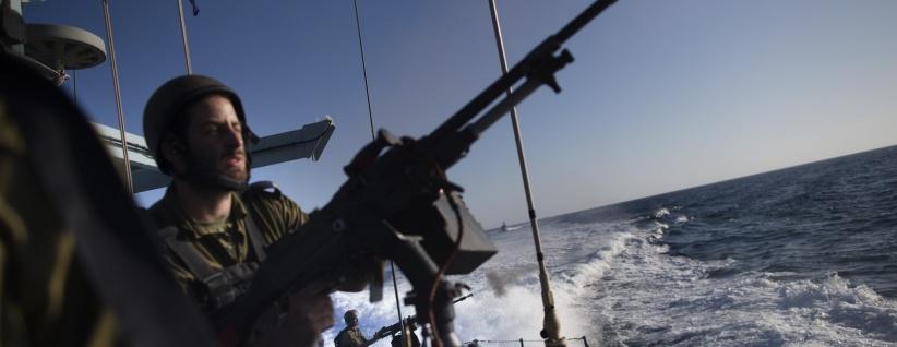 الاحتلال يعتقل شابين بعد اطلاق النار عليهما ببحر غزة