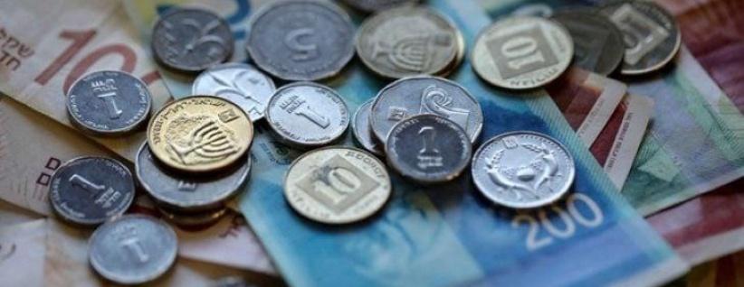 ماذا يعني تراكم الشيكل الإسرائيلي في البنوك الفلسطينية؟
