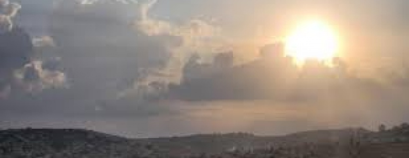 حالة الطقس: أجواء مغبرة ولا يطرأ تغير على درجات الحرارة