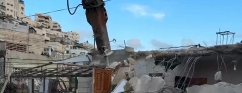 الاحتلال يجبر مواطنا على هدم غرفة سكنية في سلوان