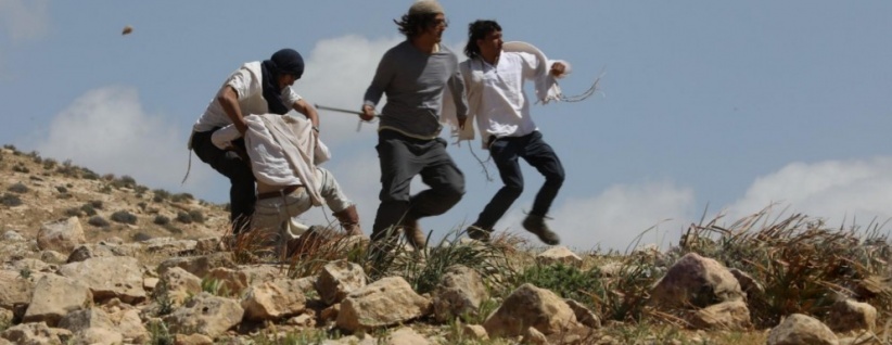 مستعمر يخطف شابين شمال نابلس