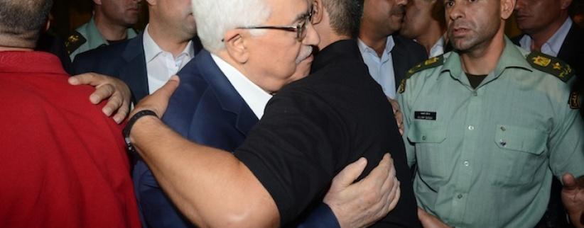 بالصور : الرئيس في استقبال الأسرى