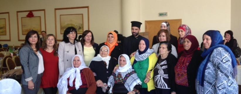 بالصور : مكرمة من الرئيس ابو مازن للامهات المسنات في بيت لحم