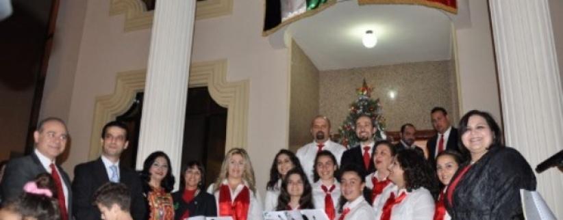 سفارة فلسطين بالبحرين تحتفل باضائة شجرة الميلاد