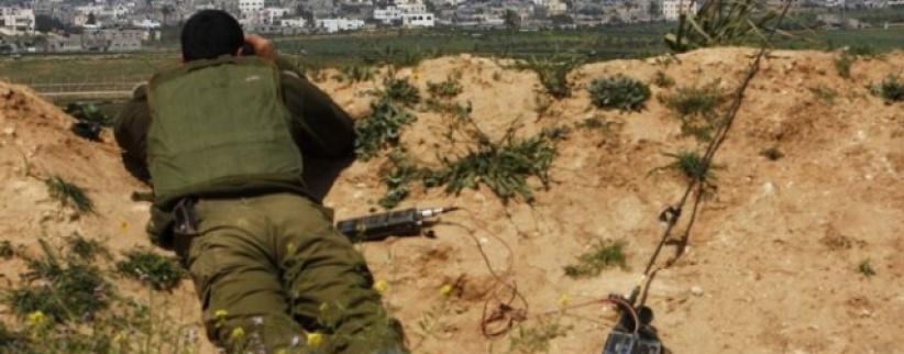 ألوية الناصر تتبنى قنص العامل على حدود غزة