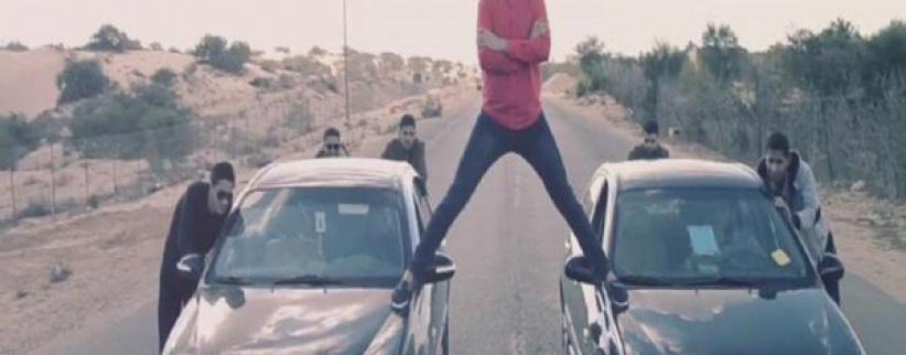 بالفيديو : شبان من غزة يقلدون إعلان 